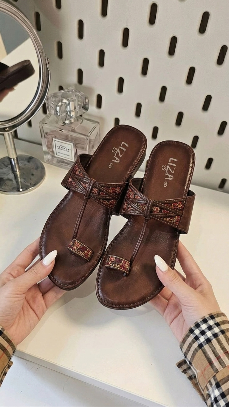 Brown Signature kolhapuri